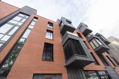 Avrupa 'da modern bir apartmanın parçası.