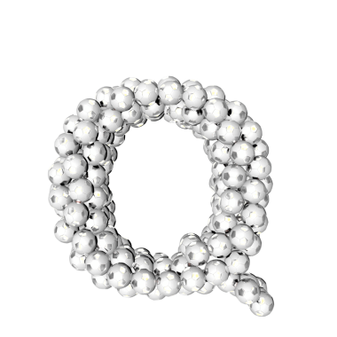 Gümüş futbol toplarından yapılmış bir sembol. Q harfi