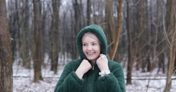 Happy Middle Aged Woman Winter Forest Female Portrait Snow Park — Stockvideo