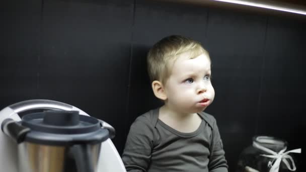 Wonderful Little Boy Baby Toddler Short Hair Sitting Table Kneader — стоковое видео