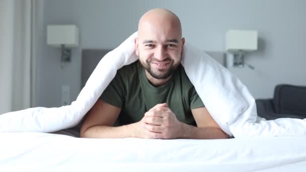 Active Smiling Confident Bald Unshaven Man Appearing Surprise White Blanket — Stock Video