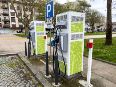 Elektrikli araçlar için EV şarj istasyonu.