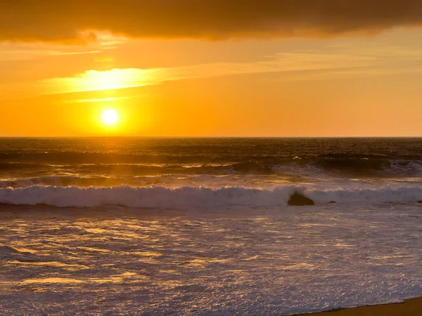 Coucher Soleil Sur Océan Atlantique Portugal Avec Belle Lueur Orange — Photo