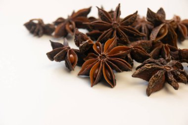 Yıldız anason. Yemek pişirmede kullanılan baharat..