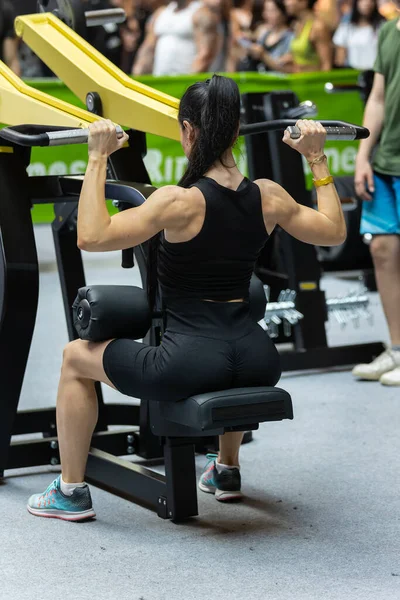 Fitness Workout Girl Doing Exercises Class Shoulder Gym Equipment — Stock Fotó