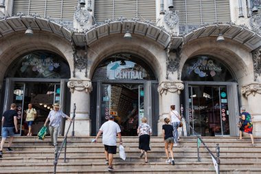 Mercado Merkez 'in ana girişi, Valencia, İspanya' daki ana gıda pazarı..