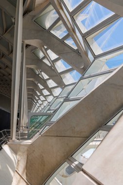Valencia, İspanya 'daki Modern Sanat ve Bilim Mimarisi Binası' nın içinden görüntüle.