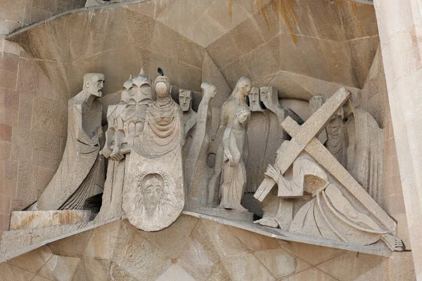 萨克拉达家族大教堂外立面上的雕像 激情门面 耶稣升天到西班牙巴塞罗那的加略 — 图库照片