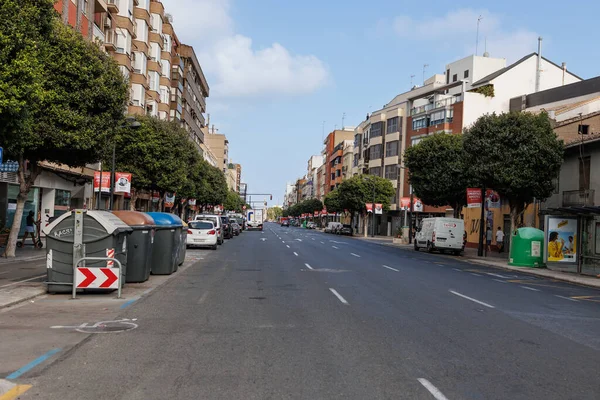 Una Calle Con Pocos Coches Personas Valencia España —  Fotos de Stock