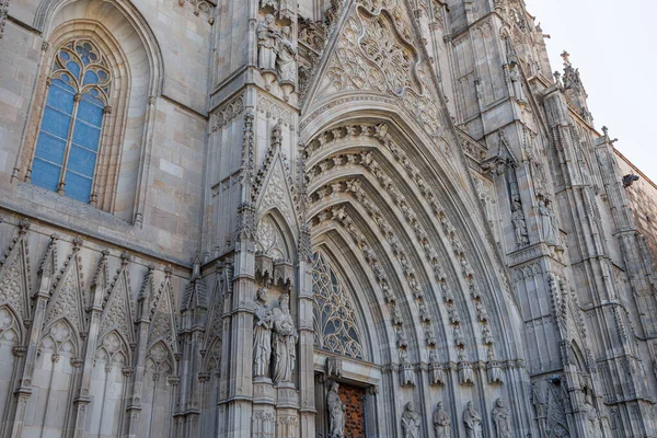Außenfassade Der Kathedrale Des Heiligen Kreuzes Und Der Heiligen Eulalia — Stockfoto