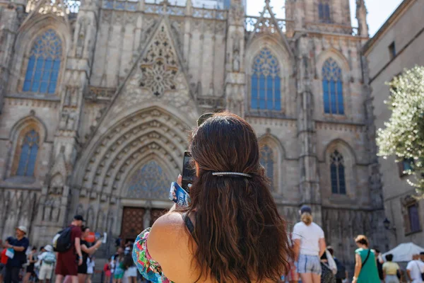Chica Que Está Tomando Una Foto Catedral Santa Cruz Santa — Foto de Stock