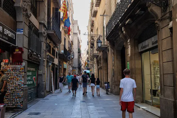 Gente Caminando Por Las Calles Barcelona España —  Fotos de Stock