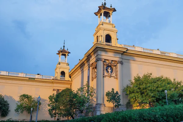 国家宫 National Palace 是西班牙巴塞罗那蒙特胡克山上的一座建筑 位于帕劳国家公园附近 — 图库照片