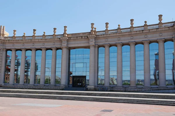 西班牙埃斯潘亚广场巴塞罗那贸易博览会大楼 — 图库照片