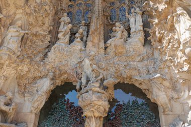 Sagrada Familia Bazilikasının Dış Cephesi 'ndeki heykeller, Tutku Cephesi, Barselona, İspanya.