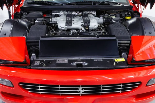 Engine Ferrari 456 Open Hood — Stock Photo, Image