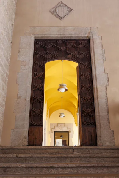 Escadaria Interior Porta Incrustada Madeira Salão Pátio Palau Del Lloctinent — Fotografia de Stock