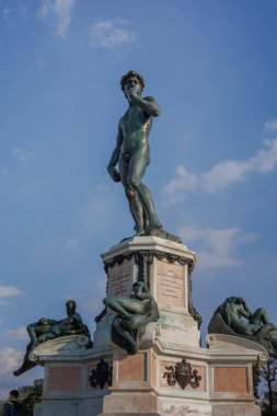 Michelangelo 'nun İtalya' daki Michelangelo Meydanı 'ndaki David heykelinin kopyası..