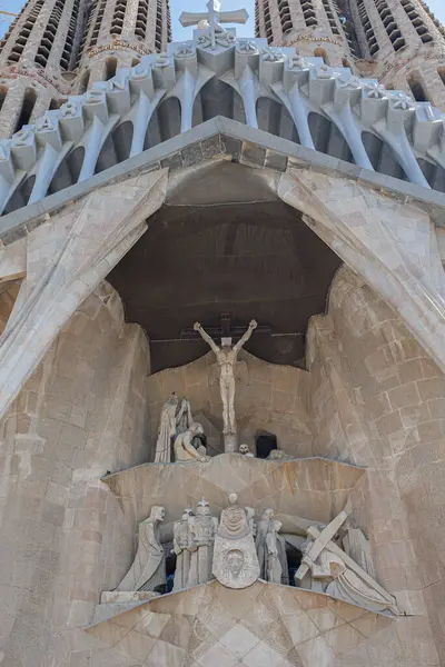 Αγάλματα Στην Εξωτερική Πρόσοψη Της Βασιλικής Της Sagrada Familia Βαρκελώνη — Φωτογραφία Αρχείου