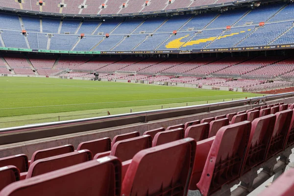 하층부에서 바라본 Barcelona Soccer Stadium Camp Nou Spain 스톡 사진