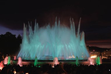 Barcelona 'nın Placa d' Espanya, İspanya 'daki Montjuic Sihirli Çeşmesinin Renkleri.