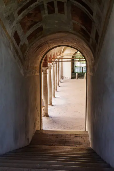 Vnitřní Schodiště Vnější Oblouky Chodba Středověké Pevnosti Rossi San Secondu — Stock fotografie