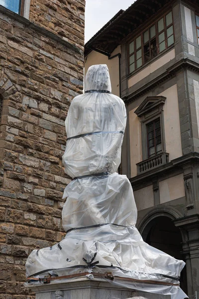 Estatua Hércules Caco Cubierta Con Una Bolsa Protectora Plástico Piazza — Foto de Stock