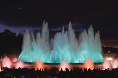 Barcelona 'nın Placa d' Espanya, İspanya 'daki Montjuic Sihirli Çeşmesinin Renkleri.