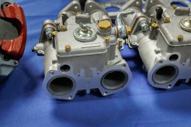 Satılık Çelik Araba Karbüratörü Yedek Araba.