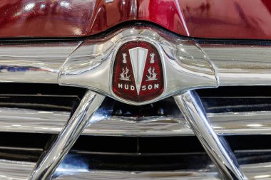 Parma, İtalya - 5 Mart 2023: Hudson Hornet Klasik Amerikan Otomobili Sembolü, Klasik Otomobil Teması.