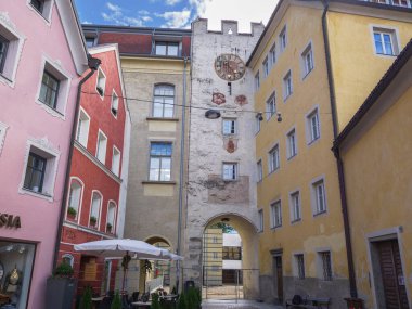 İtalya 'nın Ursuline Kapısı Bruneck' in içinden bir görüntü..