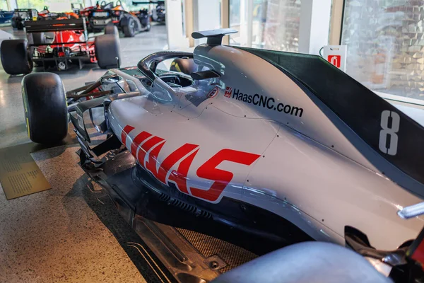 意大利帕尔马达拉拉博物馆内的Haas Dallara竞赛车 — 图库照片