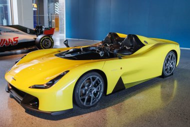 Sarı Dallara Stradale Açık Üst İtalyan Arabası.