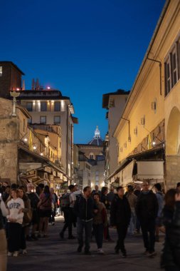 Ponte Vecchio, Floransa 'dan Brunelleschi' nin Kubbesi - İtalya.