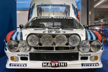 Lancia 037 Grup B, İtalyan Ralli Otomobili 1982 'de üretildi.