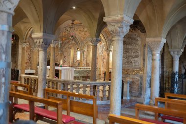 İtalya 'daki Modena Katedrali' nin iç mekanının ayrıntıları