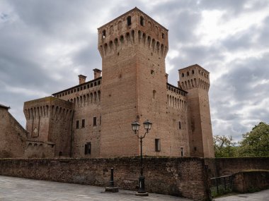 Rocca di Vignola, Modena, İtalya yakınlarındaki Antik Ortaçağ Şatosu.