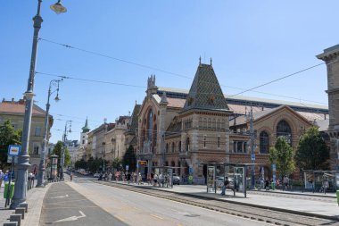 Macaristan 'ın Fovam Meydanı' ndaki Budapeşte Tarihi Merkezi Pazar Salonu.