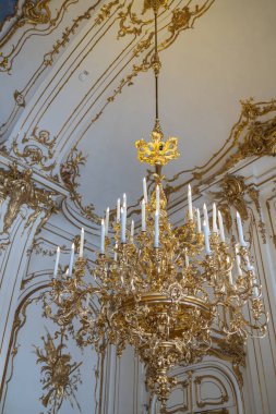 Schnbrunn Sarayı, Viyana, Avusturya 'da Opulent Chandelier