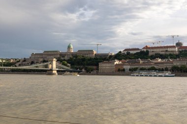 Macaristan, Budapeşte 'deki Szchenyi Zincir Köprüsü ve Kale Bölgesi