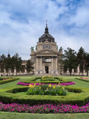 Budapeşte 'de Mimari Termal Mucize, Szchenyi Hamamları Cephesi - Macaristan