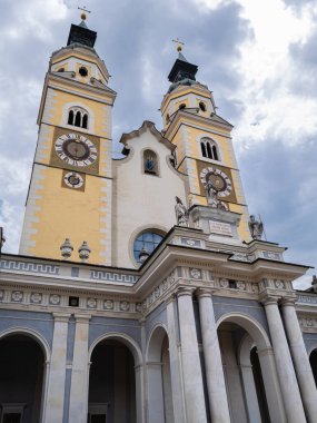 Tarihsel Bressanone Barok Katedrali, İtalya.