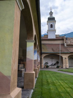 Bressanone Kilisesi, İtalya 'nın Huzur Bahçesi ve Gotik Mimarisi.