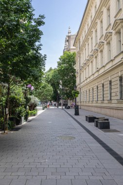 Budapeşte 'nin merkezindeki Zrinyi Caddesi - Macaristan.