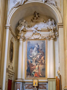 Bologna 'da Madonna di San Luca' da Dini Boyama ve Heykeller ile mermer sunakla Barok Tarafı Şapeli.