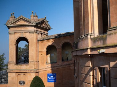 Bologna 'daki Madonna di San Luca Sığınağı' nın Mimari Ayrıntıları ve Tarihi Portico - İtalya.