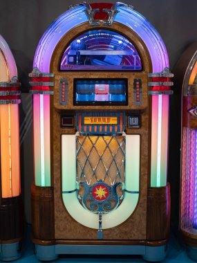 Retro Jukebox: 1940 ve 1950 'lerde müzik ve dans.