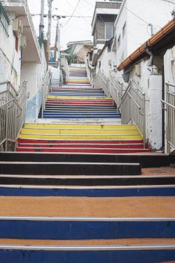 Birçok Basamaklı Uzun Merdivenler