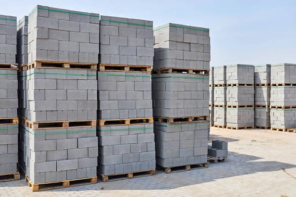Hollow Concrete Wall Blocks Assembled Pallets Workshop — ストック写真