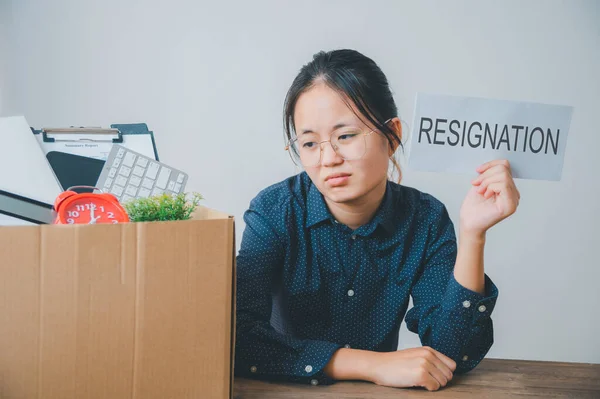 Empregada Feminina Empresa Estressada Farta Depois Deixar Emprego Para Procurar — Fotografia de Stock